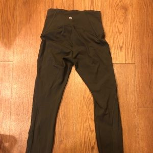 Lululemon Athletica train times leggings